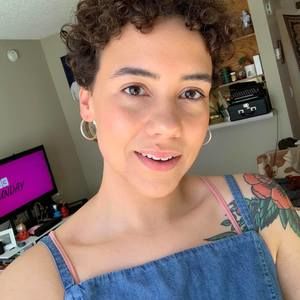 Meet your Posher, Leeann